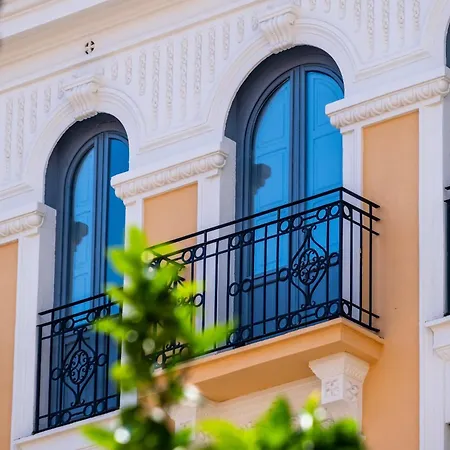 Charming And Comfortable With Inviting Atmosphere *