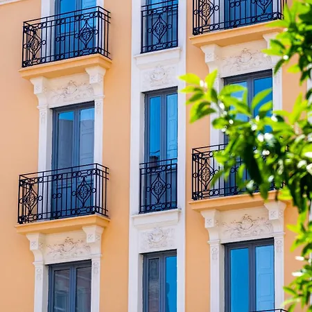 Charming And Comfortable With Inviting Atmosphere